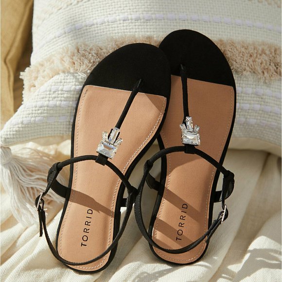 wide width t strap sandals
